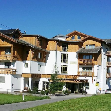 Hotel Laurenzhof Lendorf Exterior photo