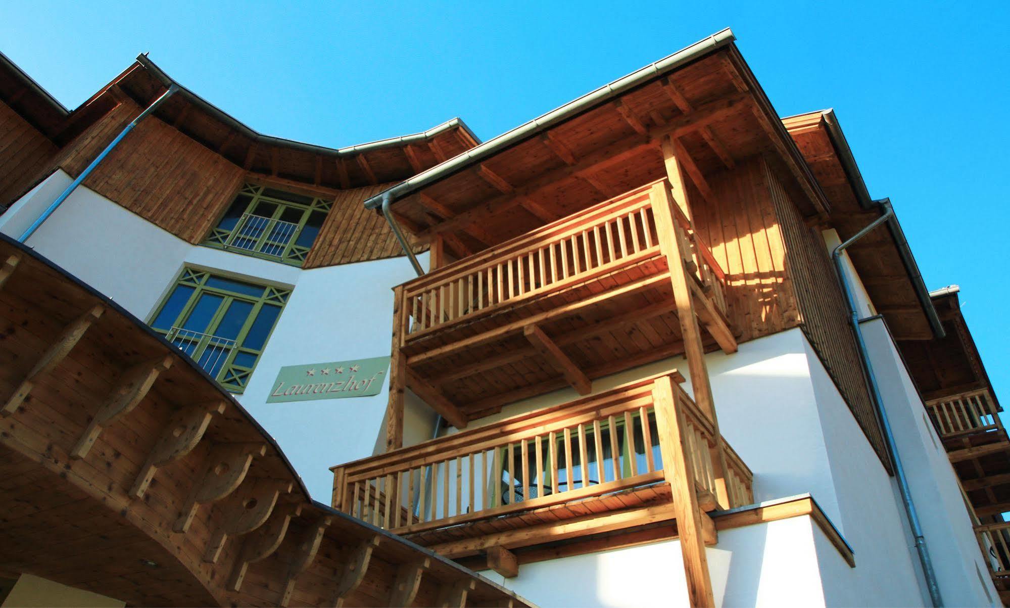 Hotel Laurenzhof Lendorf Exterior photo