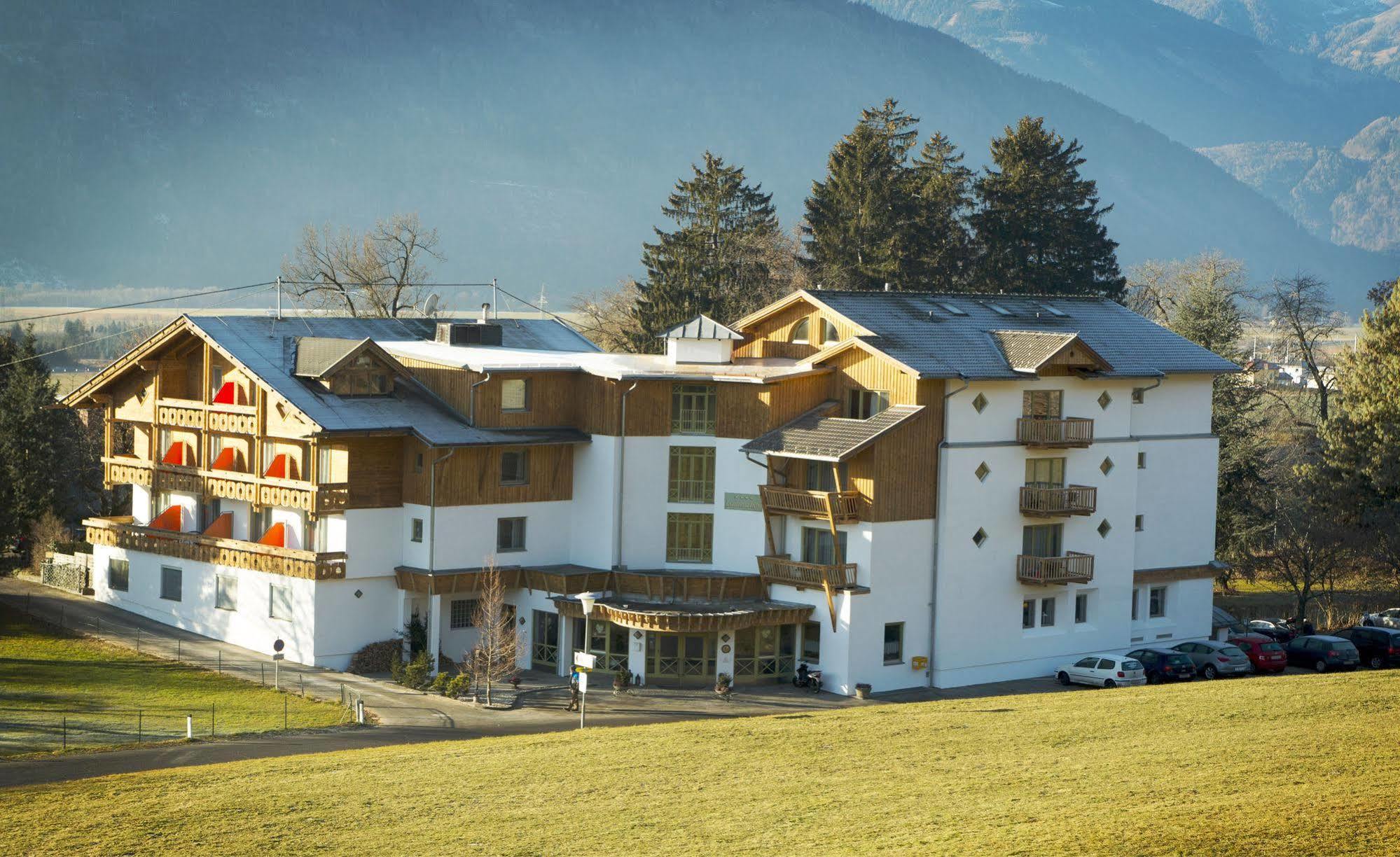 Hotel Laurenzhof Lendorf Exterior photo